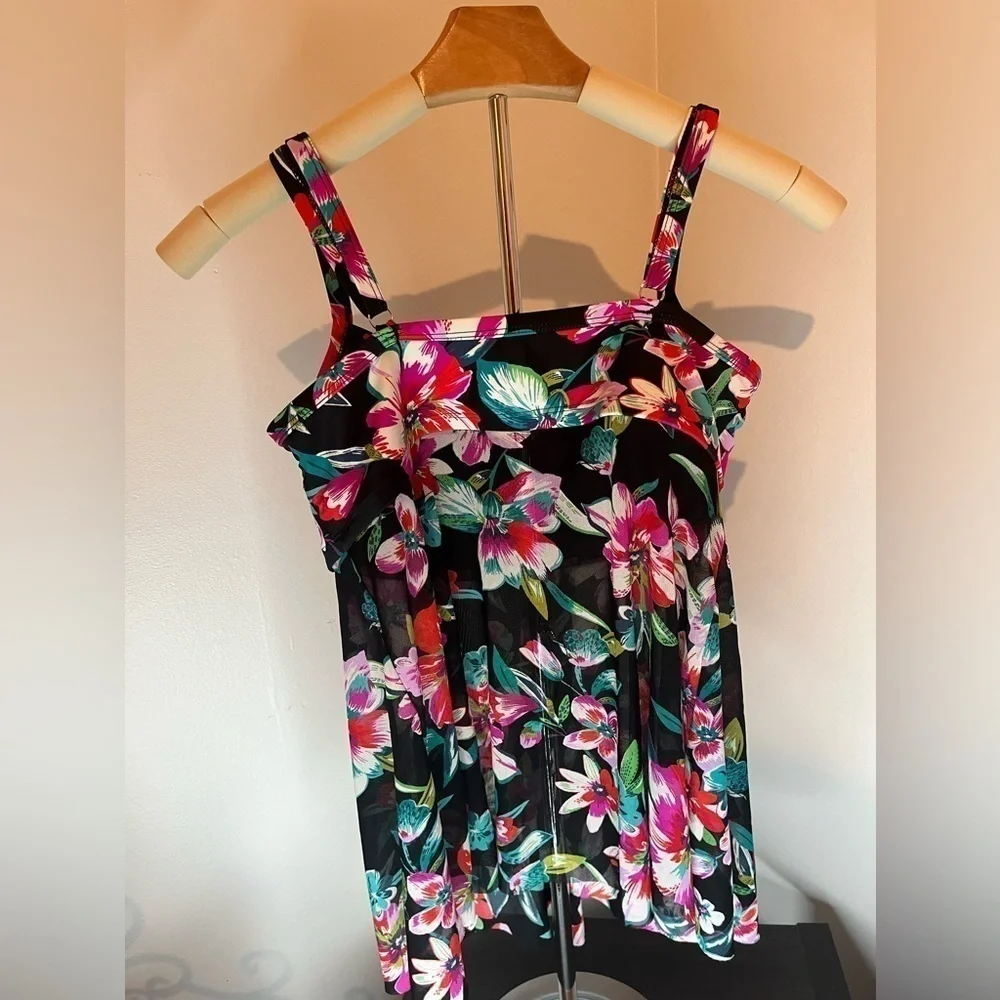 Women's Croft & Barrow® Flyaway Tankini Top Floral Size Small